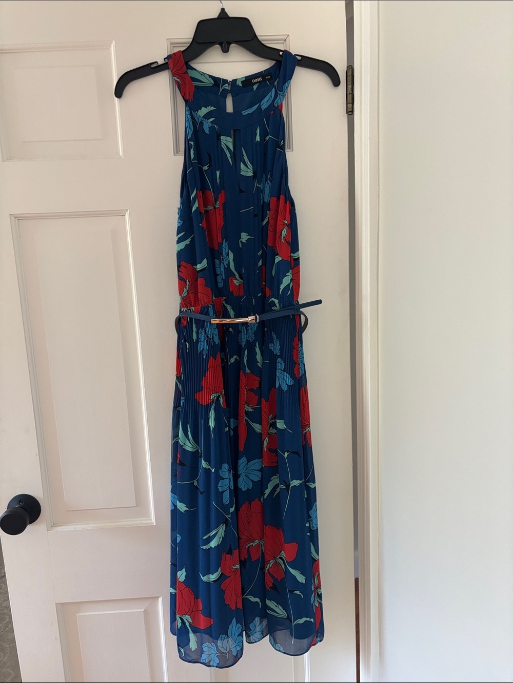 Sleeveless Navy Floral MidiDress with Belt